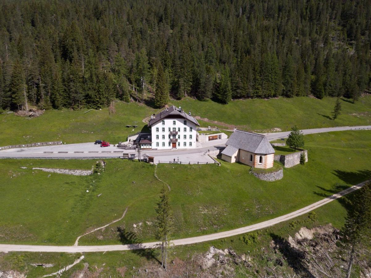 Rifugio Ospitale Hotel Cortina d'Ampezzo Exterior photo